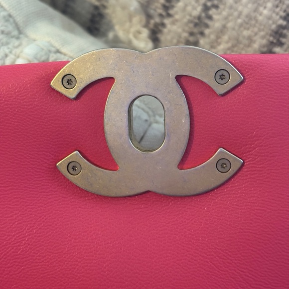 AUTHENTIC CHANEL 19, Large - Dark Rose - Picture 15 of 17